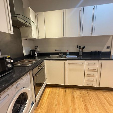 Comfortable - Cosy - Budget Studios In City Center 런던 외부 사진