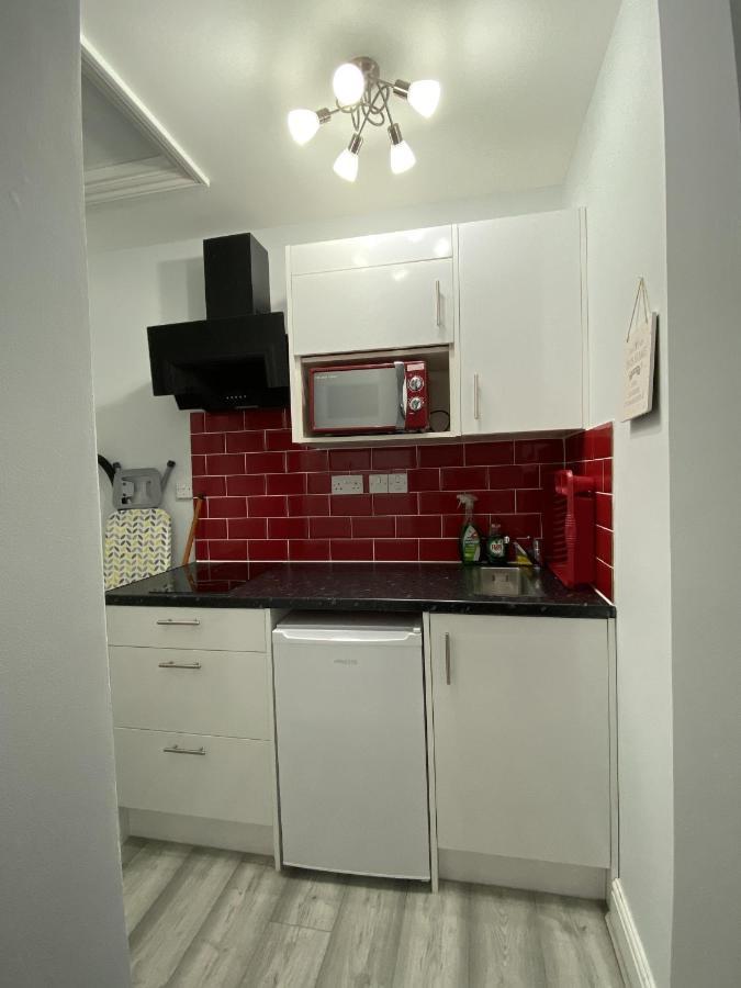 Comfortable - Cosy - Budget Studios In City Center 런던 외부 사진