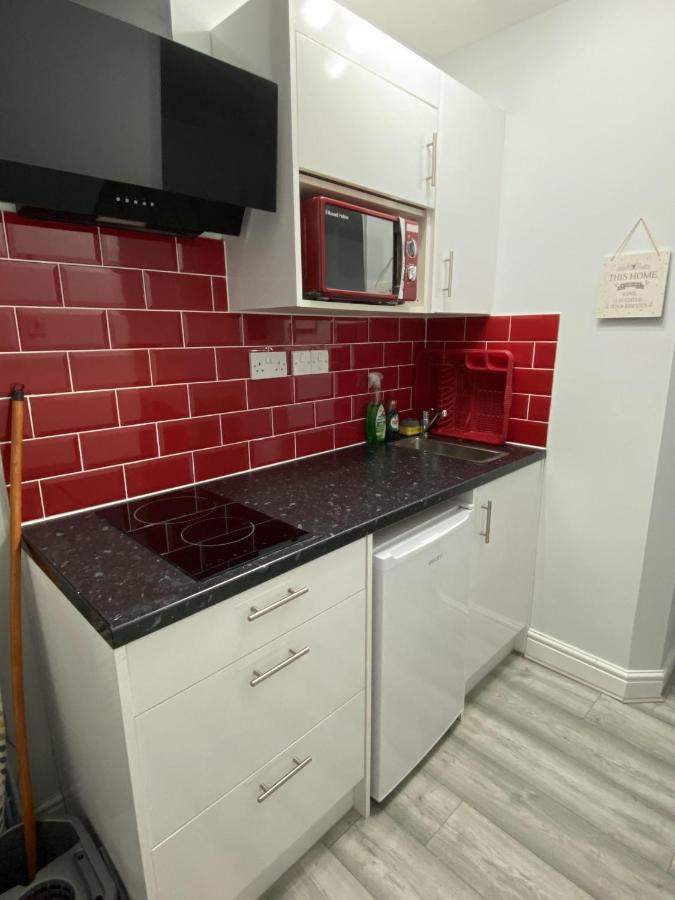 Comfortable - Cosy - Budget Studios In City Center 런던 외부 사진