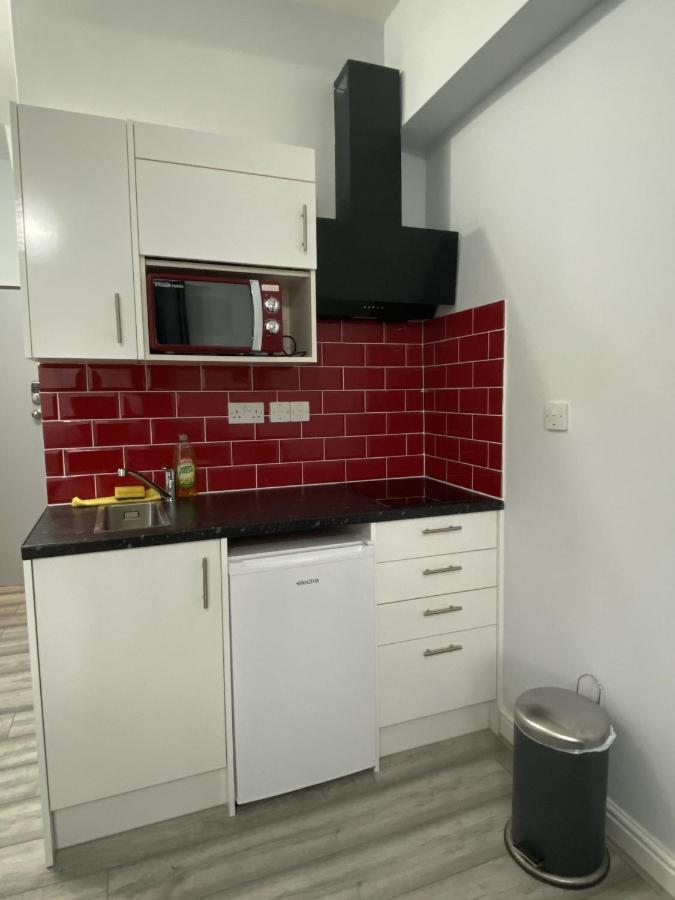 Comfortable - Cosy - Budget Studios In City Center 런던 외부 사진