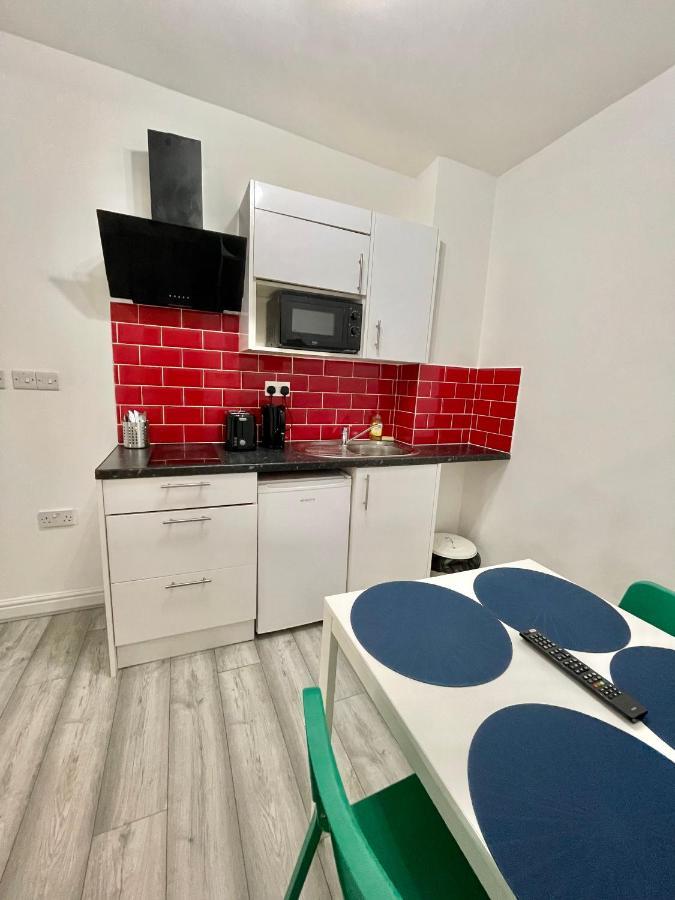 Comfortable - Cosy - Budget Studios In City Center 런던 외부 사진