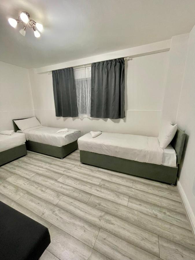 Comfortable - Cosy - Budget Studios In City Center 런던 외부 사진