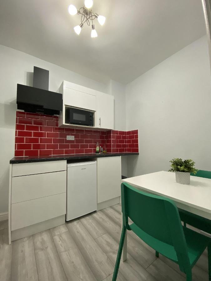 Comfortable - Cosy - Budget Studios In City Center 런던 외부 사진