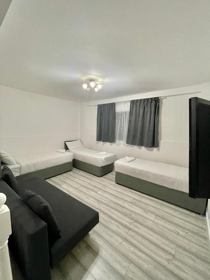 Comfortable - Cosy - Budget Studios In City Center 런던 외부 사진