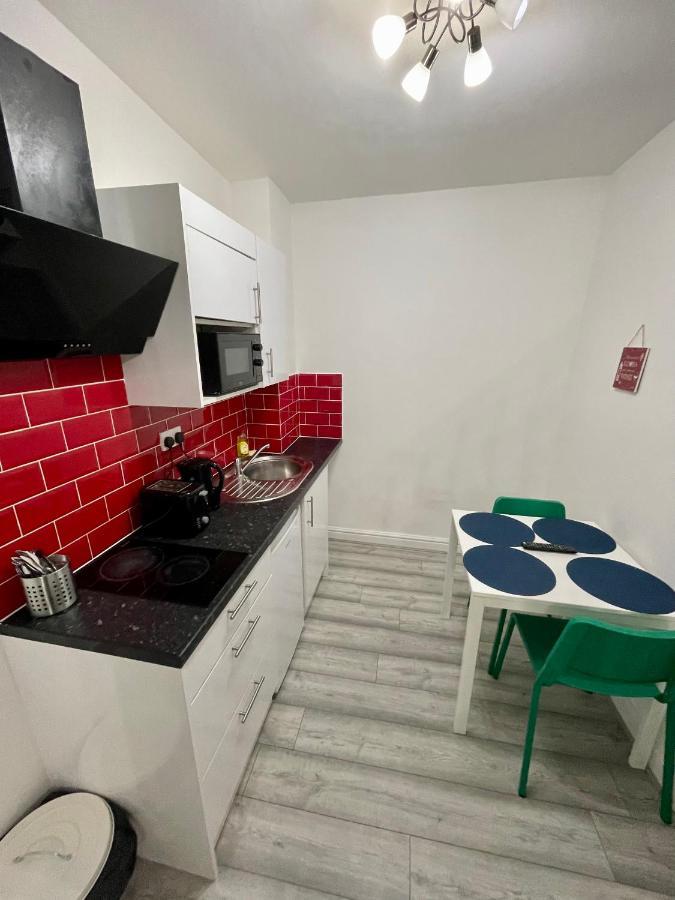 Comfortable - Cosy - Budget Studios In City Center 런던 외부 사진