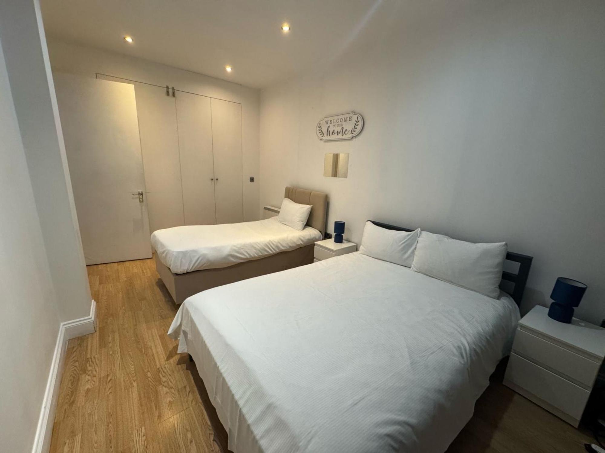 Comfortable - Cosy - Budget Studios In City Center 런던 외부 사진