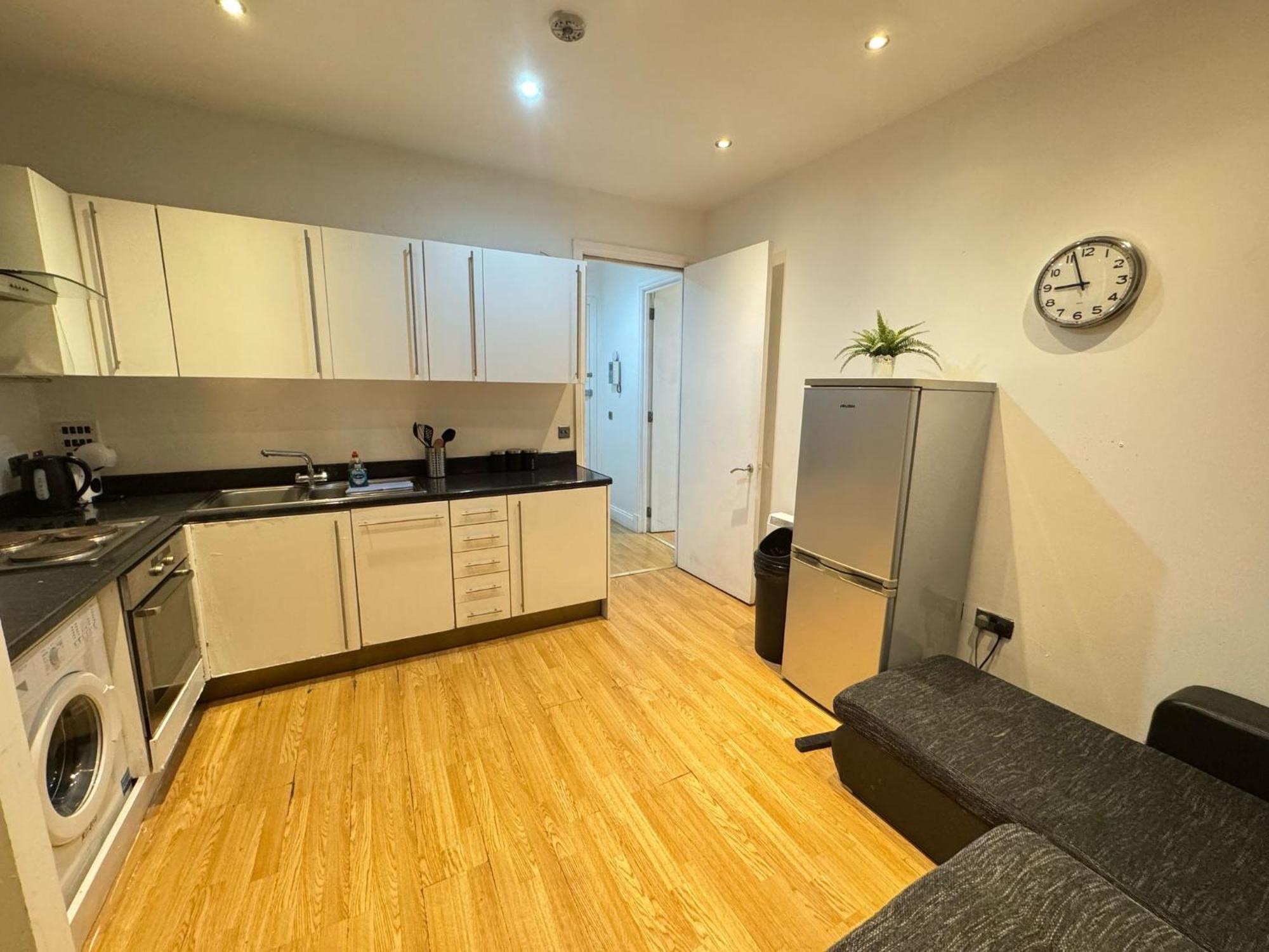 Comfortable - Cosy - Budget Studios In City Center 런던 외부 사진