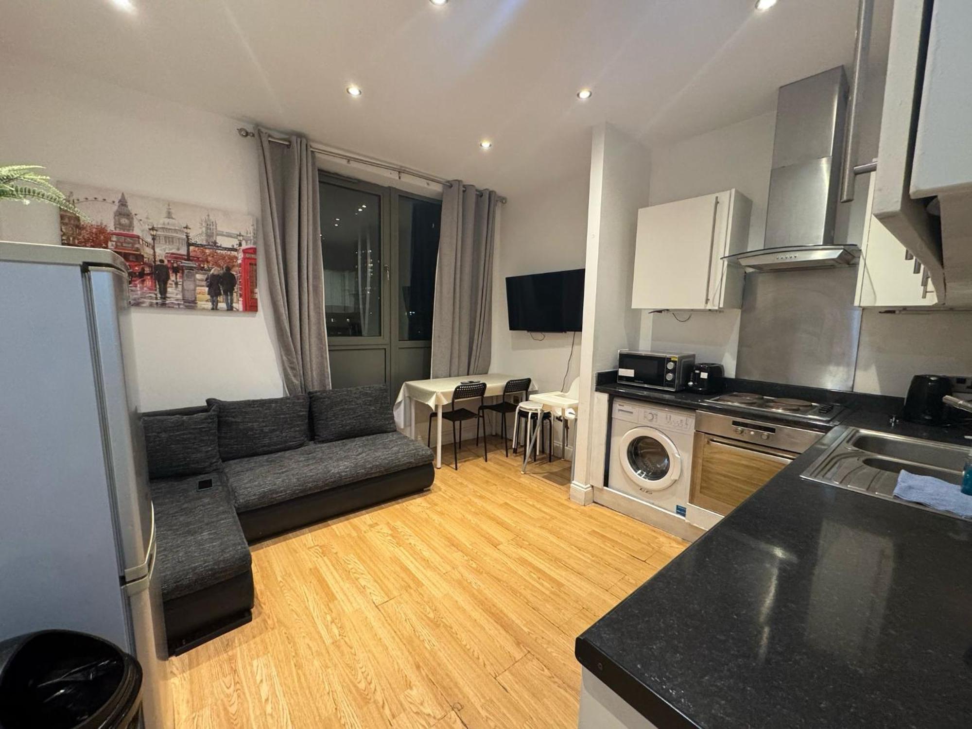 Comfortable - Cosy - Budget Studios In City Center 런던 외부 사진